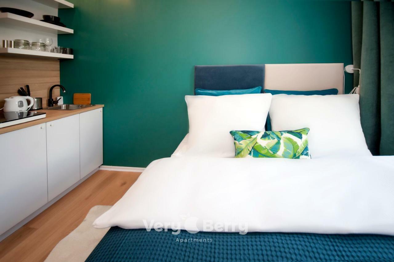Very Berry - Glogowska 35A - Mtp Apartments - Self Check In 24H Poznan Bagian luar foto