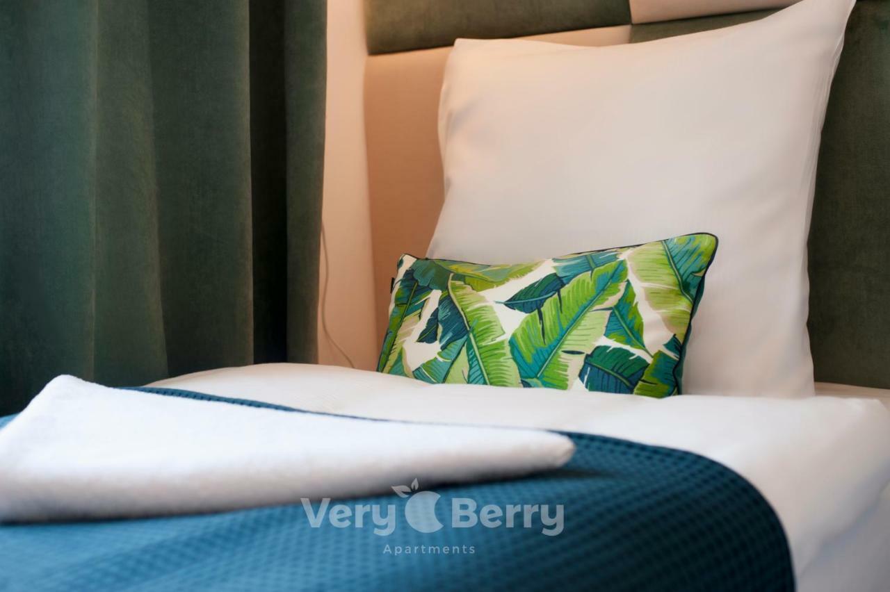 Very Berry - Glogowska 35A - Mtp Apartments - Self Check In 24H Poznan Bagian luar foto
