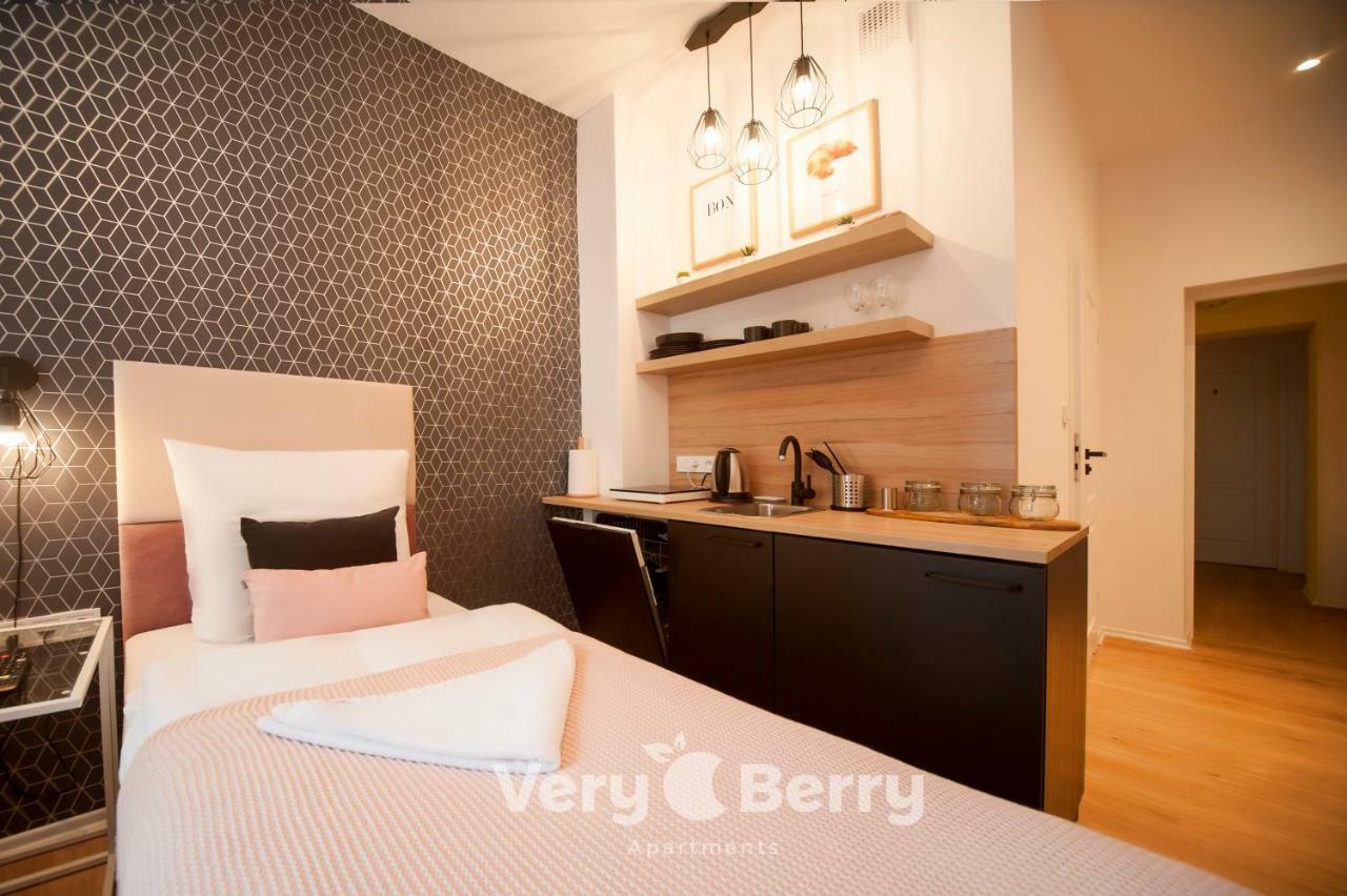 Very Berry - Glogowska 35A - Mtp Apartments - Self Check In 24H Poznan Bagian luar foto