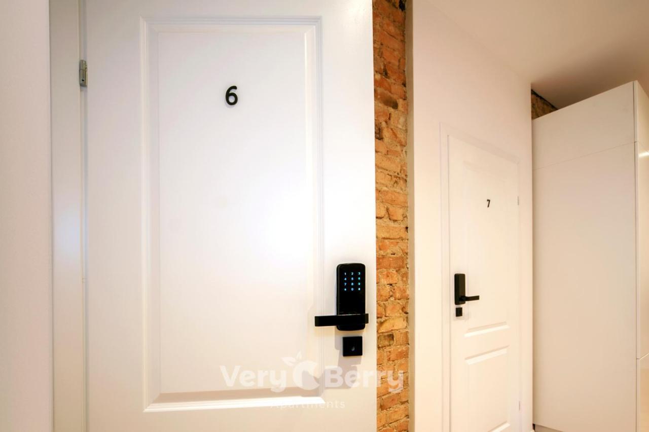 Very Berry - Glogowska 35A - Mtp Apartments - Self Check In 24H Poznan Bagian luar foto